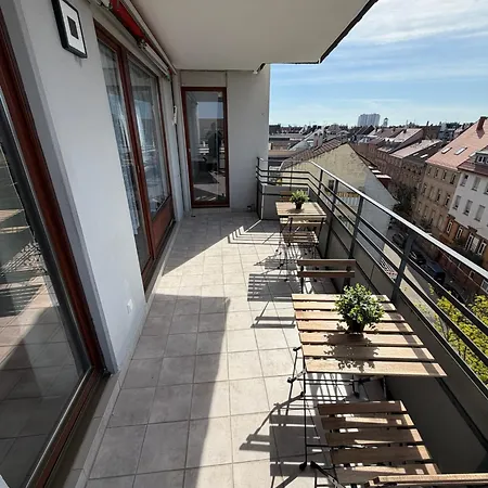 דירה Modern 3-room With Big Living & Balcony *
