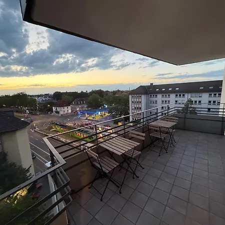 Modern 3-room With Big Living & Balcony דירה *